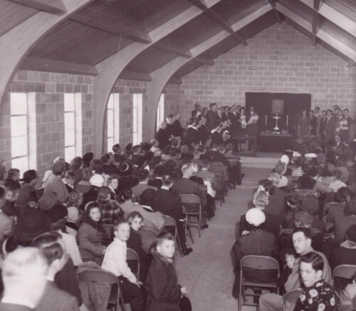 15 First Worship Service in FH 1952